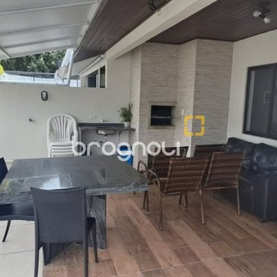 Cobertura com 198m², 4 quartos (sendo 2 suítes), 2 garagens, no bairro Ingleses em Florianópolis