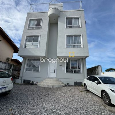 Prédio com 307m², 6 garagens, no bairro Trindade em Florianópolis
