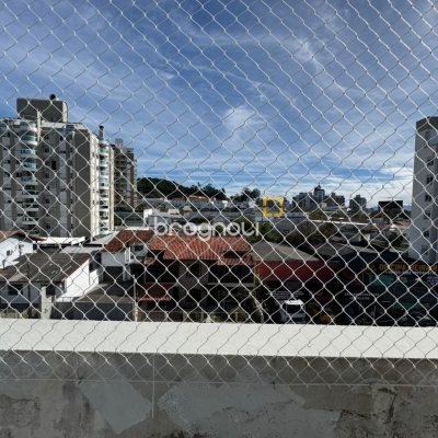 Prédio com 307m², 6 garagens, no bairro Trindade em Florianópolis