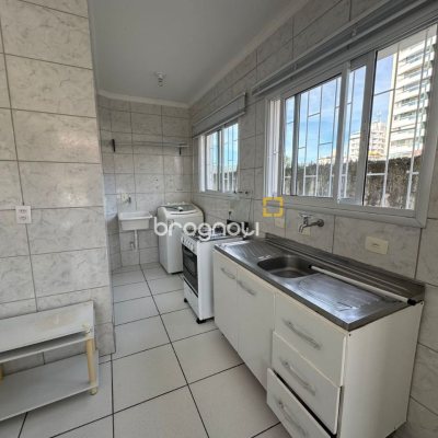 Prédio com 307m², 6 garagens, no bairro Trindade em Florianópolis