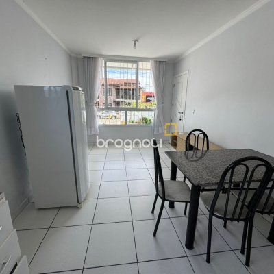 Prédio com 307m², 6 garagens, no bairro Trindade em Florianópolis
