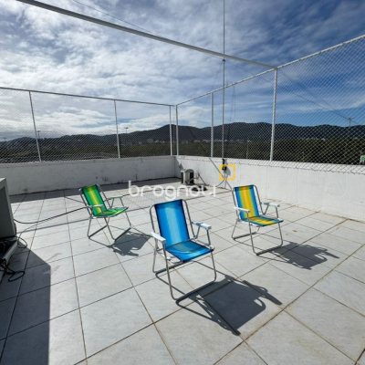 Prédio com 307m², 6 garagens, no bairro Trindade em Florianópolis