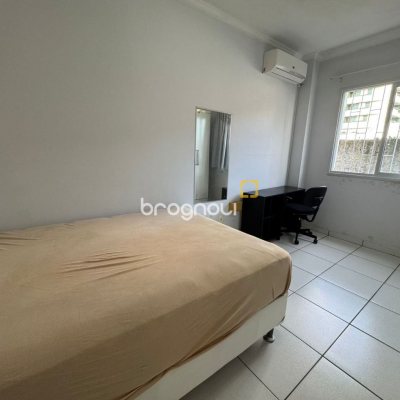 Prédio com 307m², 6 garagens, no bairro Trindade em Florianópolis