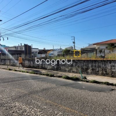 Terreno com 540m², no bairro Barreiros em São José