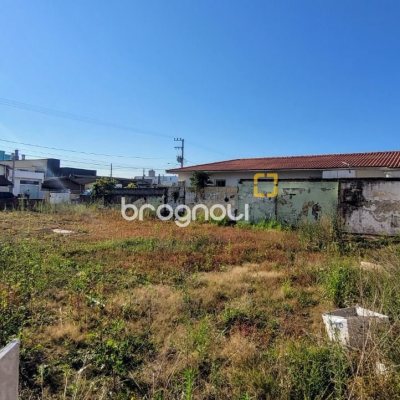 Terreno com 540m², no bairro Barreiros em São José
