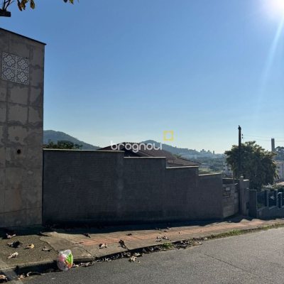 Terreno com 360m², no bairro Real Parque em São José