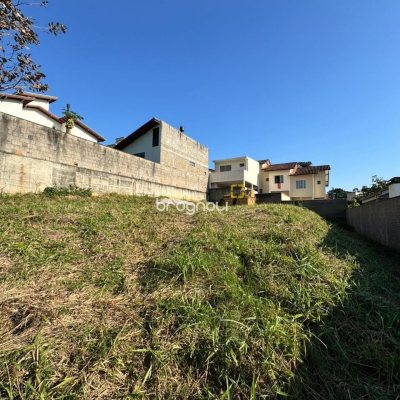 Terreno com 360m², no bairro Real Parque em São José