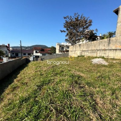 Terreno com 360m², no bairro Real Parque em São José
