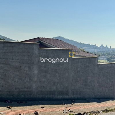 Terreno com 360m², no bairro Real Parque em São José