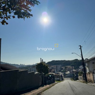 Terreno com 360m², no bairro Real Parque em São José