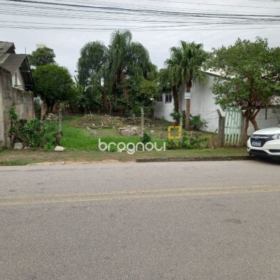Terreno com 429m², no bairro Abraão em Florianópolis