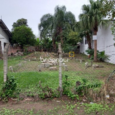 Terreno com 429m², no bairro Abraão em Florianópolis