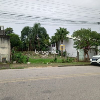 Terreno com 429m², no bairro Abraão em Florianópolis