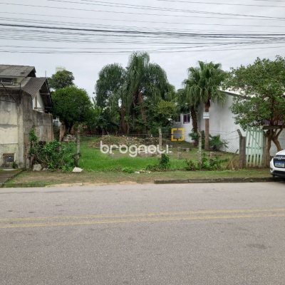 Terreno com 429m², no bairro Abraão em Florianópolis