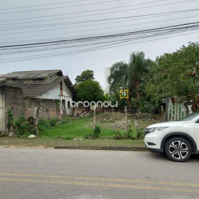 Terreno com 429m², no bairro Abraão em Florianópolis