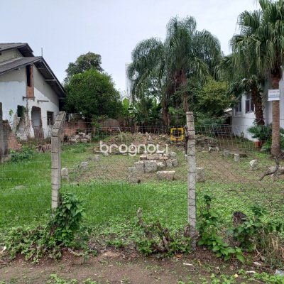 Terreno com 429m², no bairro Abraão em Florianópolis