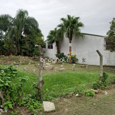 Terreno com 429m², no bairro Abraão em Florianópolis