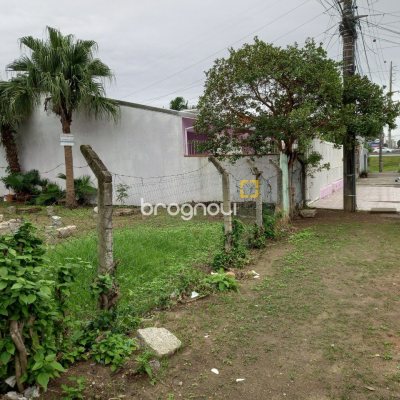 Terreno com 429m², no bairro Abraão em Florianópolis