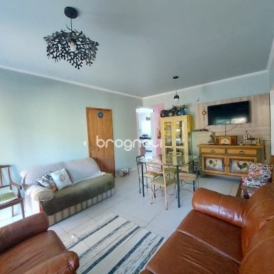 Casa com 131m², 2 quartos (sendo 1 suíte), 2 garagens, no bairro São João do Rio Vermelho em Florianópolis