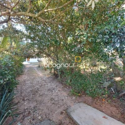 Casa com 131m², 2 quartos (sendo 1 suíte), 2 garagens, no bairro São João do Rio Vermelho em Florianópolis