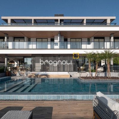 Apartamento com 112m², 2 quartos (sendo 2 suítes), 2 garagens, no bairro Santo Antônio de Lisboa em Florianópolis