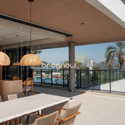Apartamento com 111m², 2 quartos (sendo 2 suítes), 2 garagens, no bairro Santo Antônio de Lisboa em Florianópolis