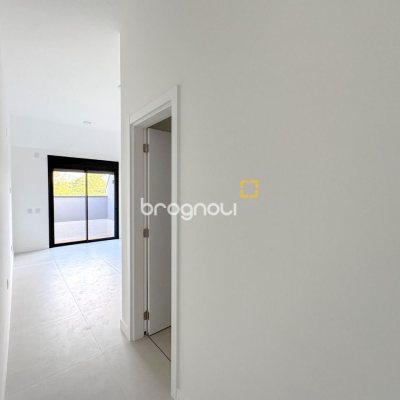 Apartamento com 111m², 2 quartos (sendo 2 suítes), 2 garagens, no bairro Santo Antônio de Lisboa em Florianópolis