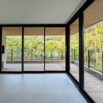 Apartamento com 111m², 2 quartos (sendo 2 suítes), 2 garagens, no bairro Santo Antônio de Lisboa em Florianópolis