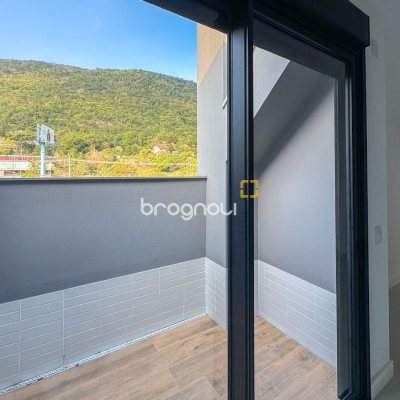 Apartamento com 111m², 2 quartos (sendo 2 suítes), 2 garagens, no bairro Santo Antônio de Lisboa em Florianópolis