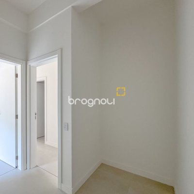 Apartamento com 111m², 2 quartos (sendo 2 suítes), 2 garagens, no bairro Santo Antônio de Lisboa em Florianópolis