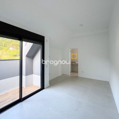 Apartamento com 111m², 2 quartos (sendo 2 suítes), 2 garagens, no bairro Santo Antônio de Lisboa em Florianópolis