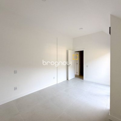 Apartamento com 111m², 2 quartos (sendo 2 suítes), 2 garagens, no bairro Santo Antônio de Lisboa em Florianópolis