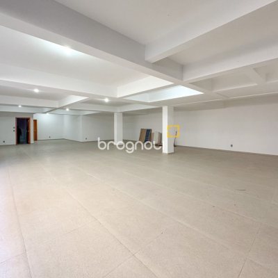 Casa com 607m², 4 quartos (sendo 4 suítes), 6 garagens, no bairro Lagoa da Conceição em Florianópolis