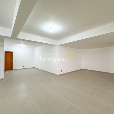 Casa com 607m², 4 quartos (sendo 4 suítes), 6 garagens, no bairro Lagoa da Conceição em Florianópolis