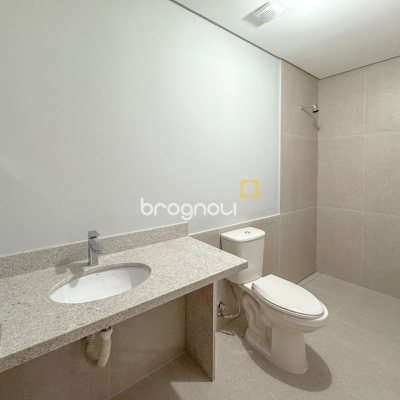 Casa com 607m², 4 quartos (sendo 4 suítes), 6 garagens, no bairro Lagoa da Conceição em Florianópolis