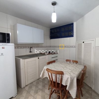 Pousada / Hotel com 642m², 13 quartos (sendo 13 suítes), 11 garagens, no bairro Ingleses em Florianópolis
