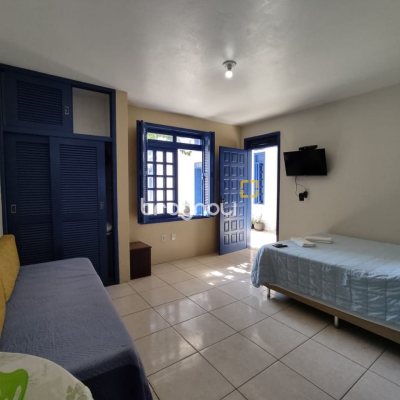 Pousada / Hotel com 642m², 13 quartos (sendo 13 suítes), 11 garagens, no bairro Ingleses em Florianópolis