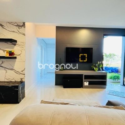 Casa com 285m², 4 quartos (sendo 2 suítes), 2 garagens, no bairro Trindade em Florianópolis