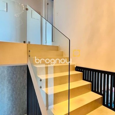 Casa com 285m², 4 quartos (sendo 2 suítes), 2 garagens, no bairro Trindade em Florianópolis