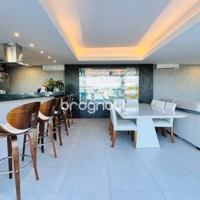 Casa com 285m², 4 quartos (sendo 2 suítes), 2 garagens, no bairro Trindade em Florianópolis