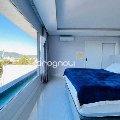 Casa com 285m², 4 quartos (sendo 2 suítes), 2 garagens, no bairro Trindade em Florianópolis