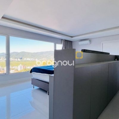 Casa com 285m², 4 quartos (sendo 2 suítes), 2 garagens, no bairro Trindade em Florianópolis