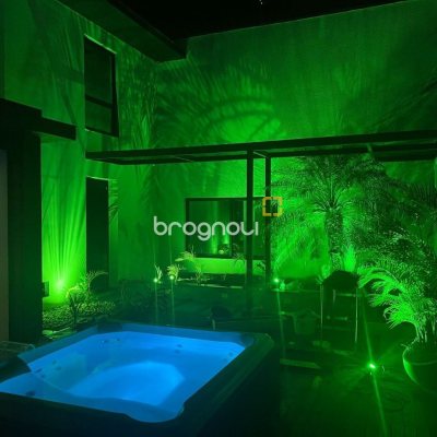 Casa com 285m², 4 quartos (sendo 2 suítes), 2 garagens, no bairro Trindade em Florianópolis