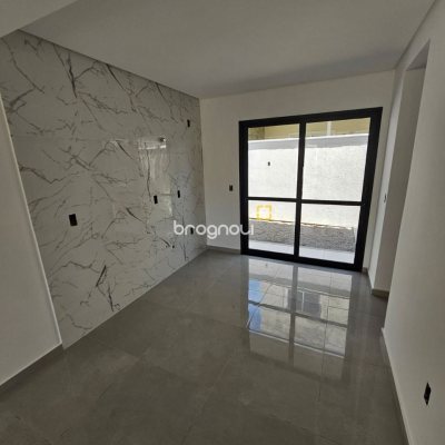 Casa com 84m², 2 quartos (sendo 2 suítes), 1 garagem, no bairro Centro em Palhoça