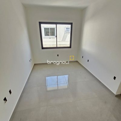 Casa com 84m², 2 quartos (sendo 2 suítes), 1 garagem, no bairro Centro em Palhoça