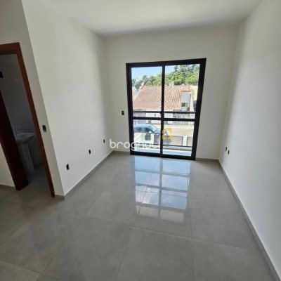 Casa com 84m², 2 quartos (sendo 2 suítes), 1 garagem, no bairro Centro em Palhoça