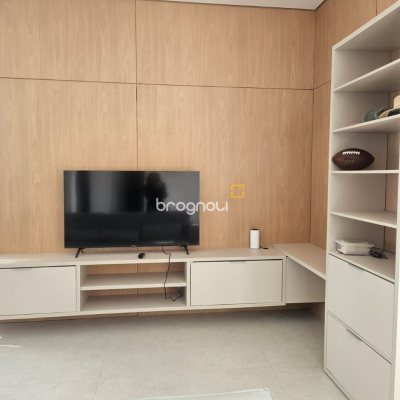 Casa com 310m², 5 quartos (sendo 3 suítes), 2 garagens, no bairro Daniela em Florianópolis