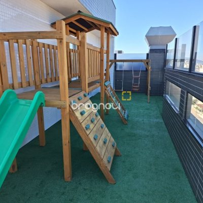 Apartamento com 96m², 3 quartos (sendo 2 suítes), 2 garagens, no bairro Estreito em Florianópolis