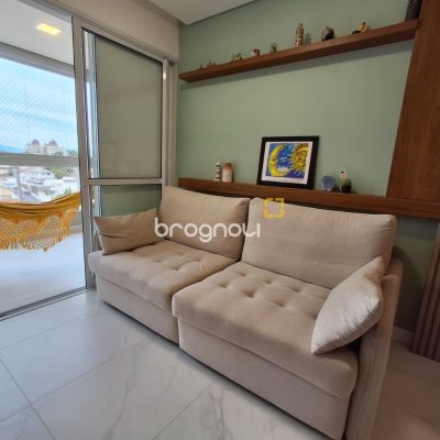 Apartamento com 96m², 3 quartos (sendo 2 suítes), 2 garagens, no bairro Estreito em Florianópolis