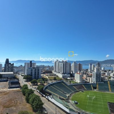 Apartamento com 96m², 3 quartos (sendo 2 suítes), 2 garagens, no bairro Estreito em Florianópolis